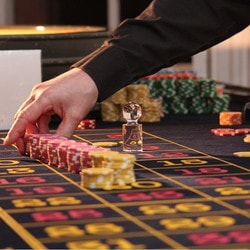 Croupier dans les casinos en France, un profil recherché