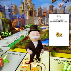 Monopoly Live est un jeu de Monopoly réel filmé en studio
