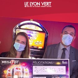 Une joueuse décroché le Jackpot Progressif Megapot au Casino Le Lyon Vert