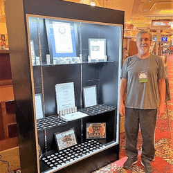 Gregg Fisher veut homologuer son record de collectionneur de jetons de casino au Guinness Book